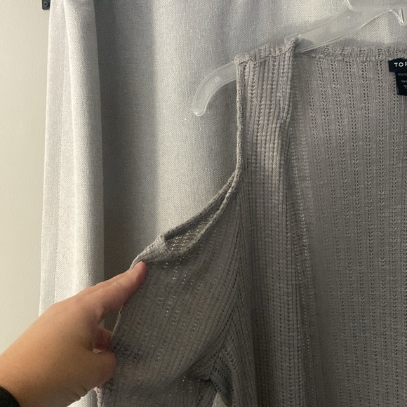 Torrid sweater size 1, opened shoulder, gray - Picture 3 of 4